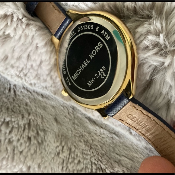 Michael Kors Midsize Runway Watch MK-2285 - Picture 15 of 16